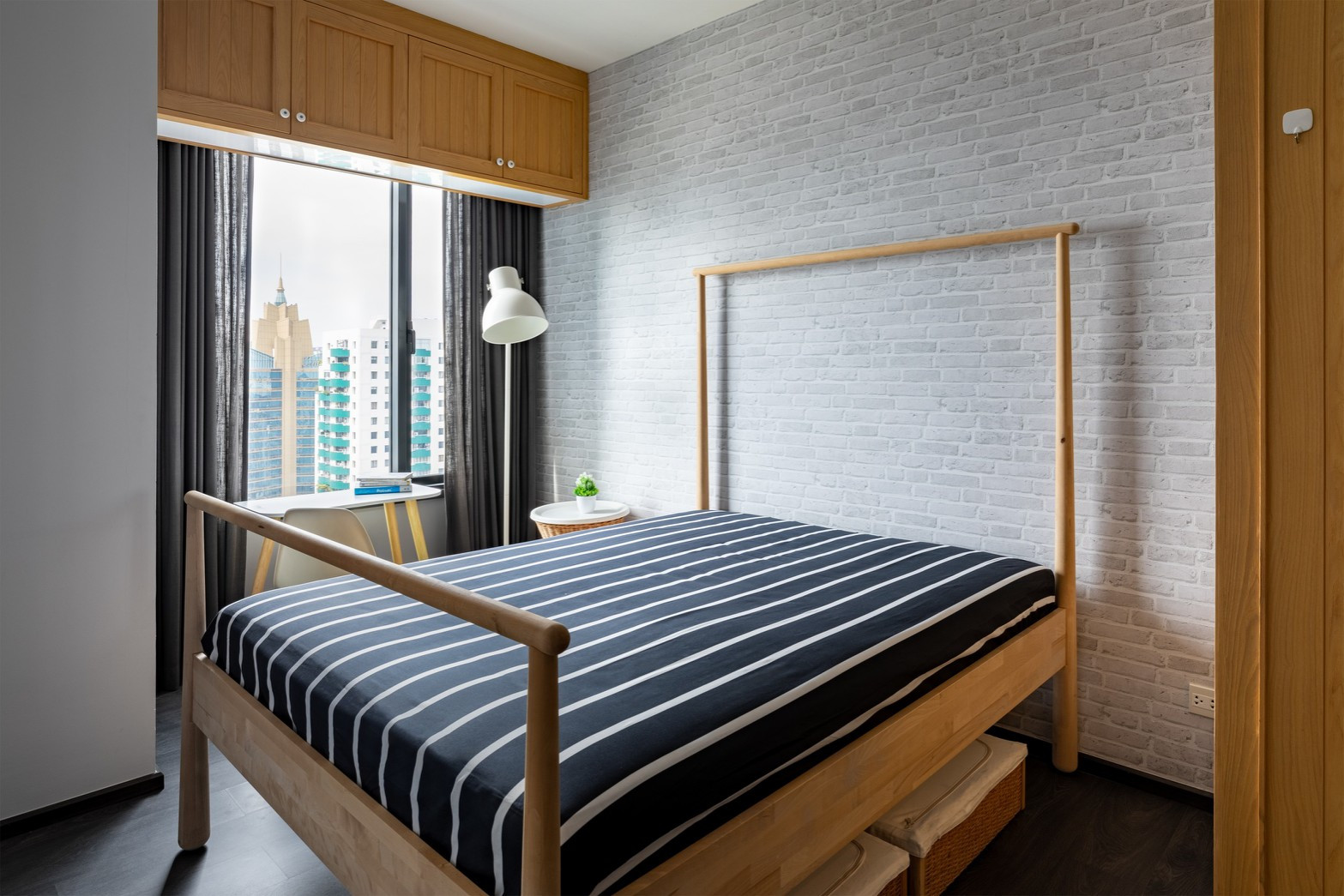 คอนโดให้เช่า :The Edge Sukhumvit 23 ((BTS Asoke อโศก ) MK-02 line @livingbkk