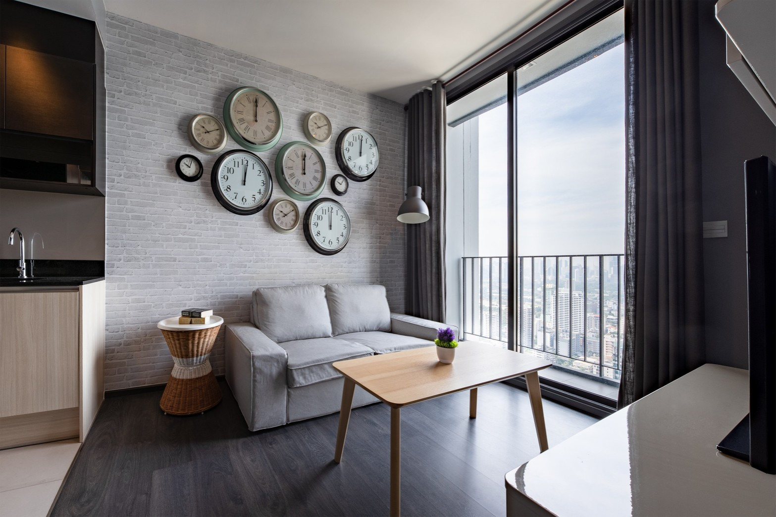 คอนโดให้เช่า :The Edge Sukhumvit 23 ((BTS Asoke อโศก ) MK-02 line @livingbkk