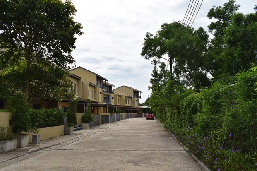 อิสสระ-วิลเลจ